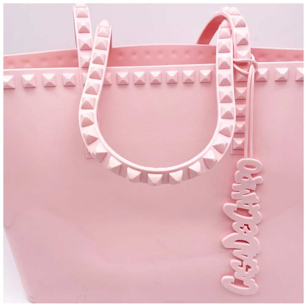 Carmen Sol stylish pink